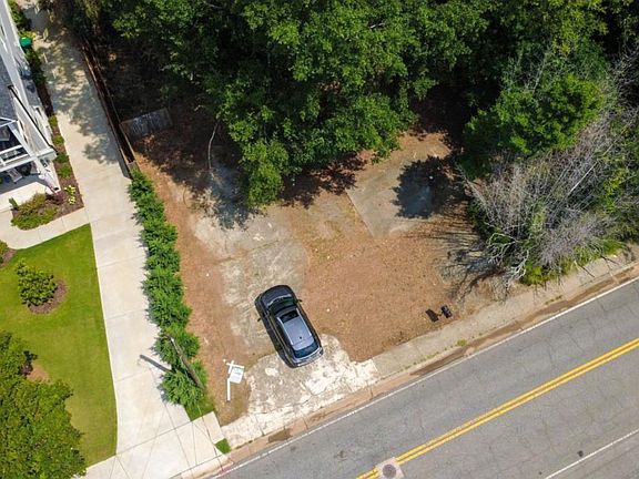 2nd image of 1599 Roswell St SE
