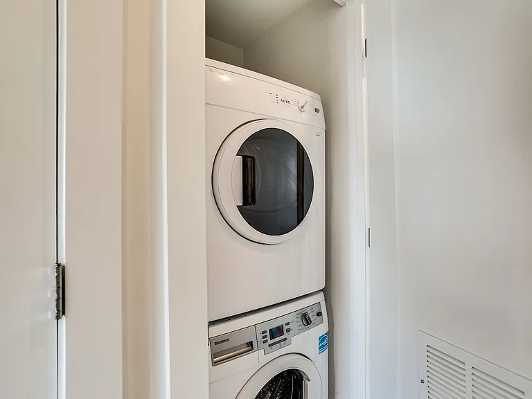 727 Quebec Pl NW — Photo 17