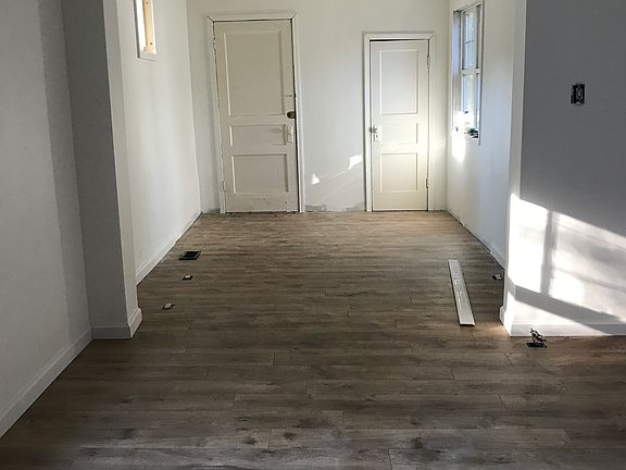 4th image of 817 E Vine St