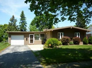 522 Laurel Dr, Rockford, IL 61107