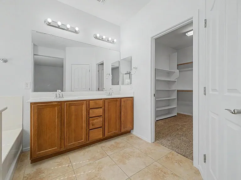 10775 W Washington St — Photo 11