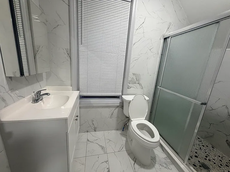 28 E 32nd St #2 — Photo 10