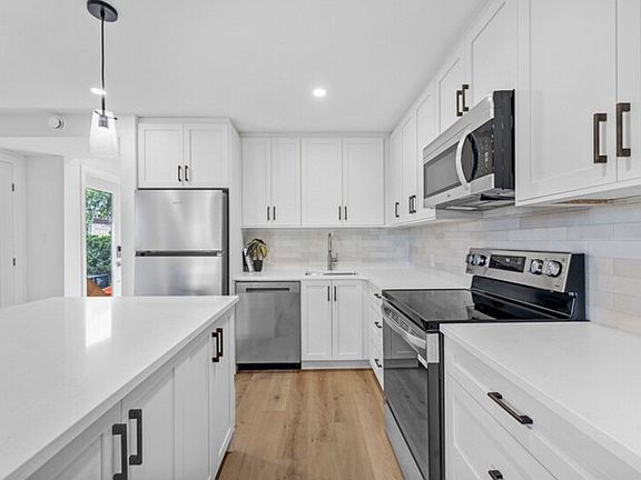 4th image of 885 Somerset St W #2