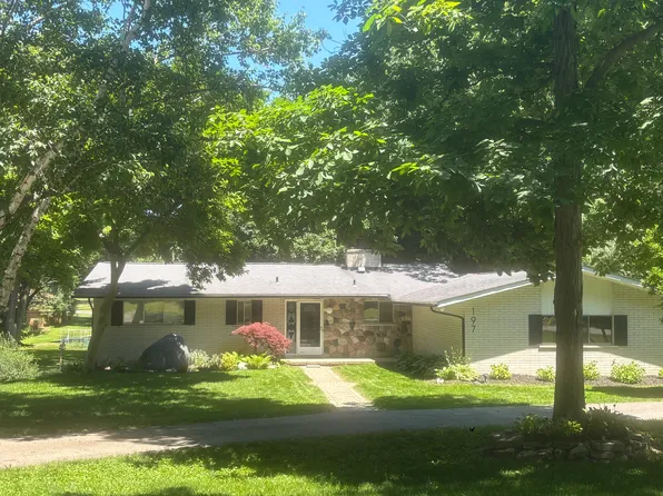 197 Vreeland Dr, Rochester Hills, MI 48309
