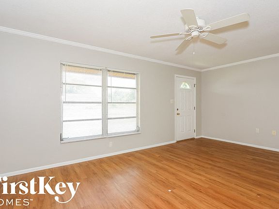 4th image of 964 Roseway Ter