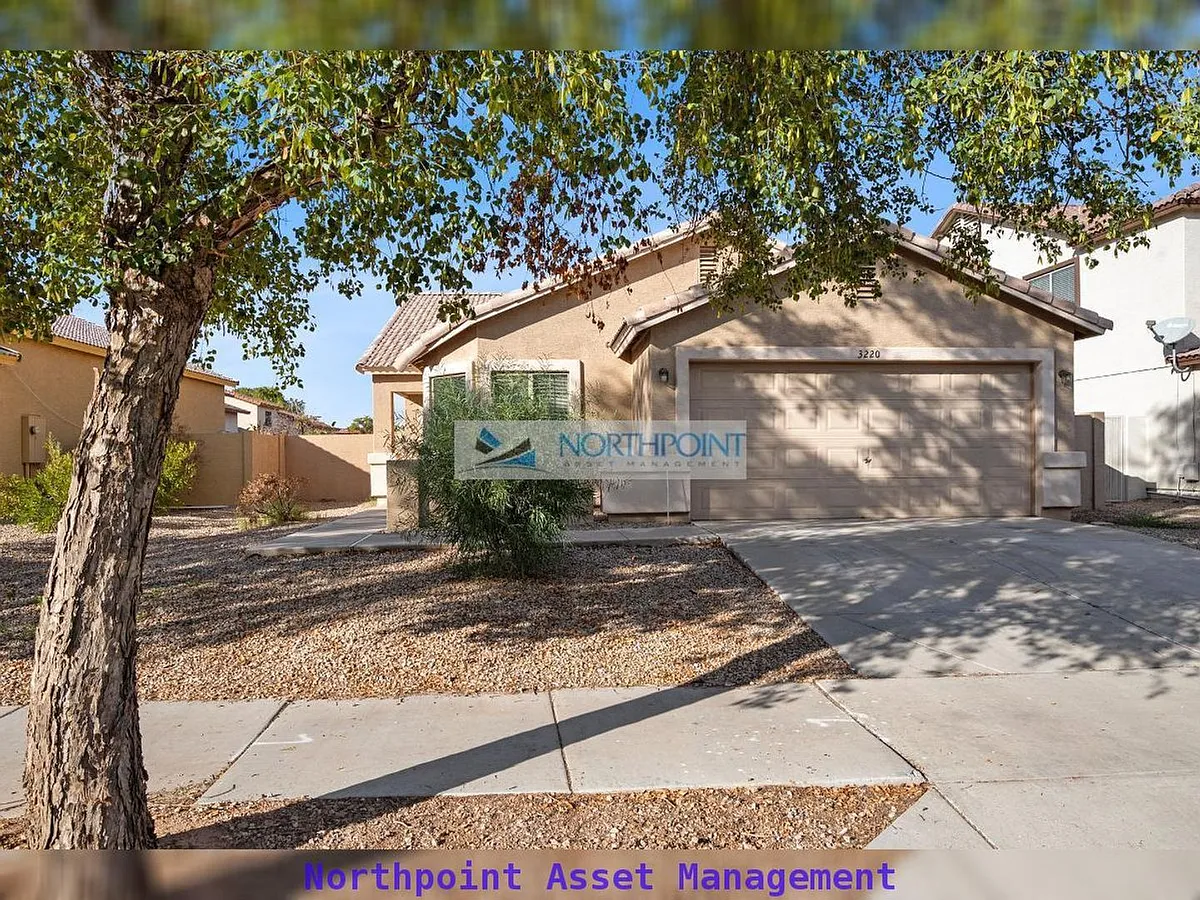 Building Photo - 3220 S 81st Dr