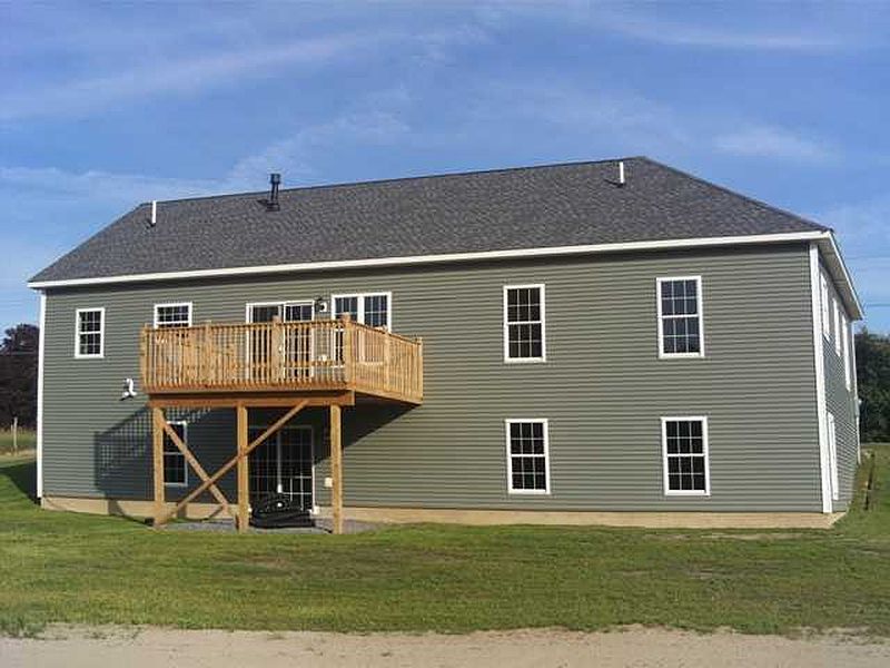 3rd image of 348 CHARLTON Road