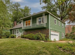 9520 Belinder Rd, Leawood, KS 66206