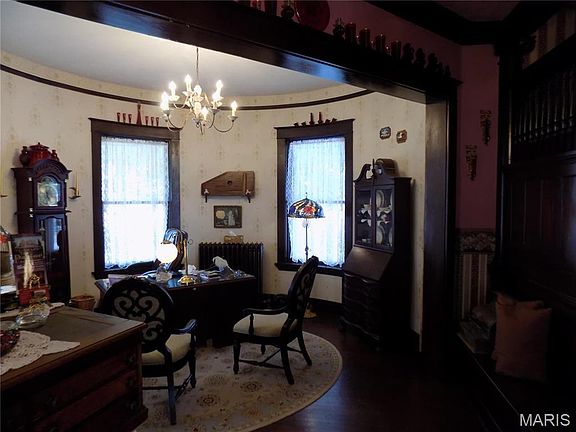 4th image of 203 S Knob St