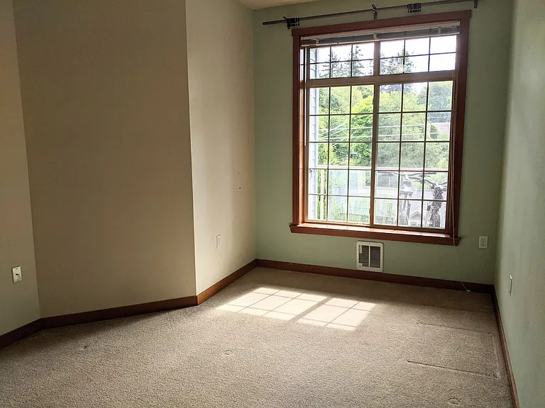 910 Gladstone St #306 — Photo 10