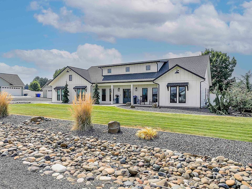 1st image of 7688 Paddock Ln