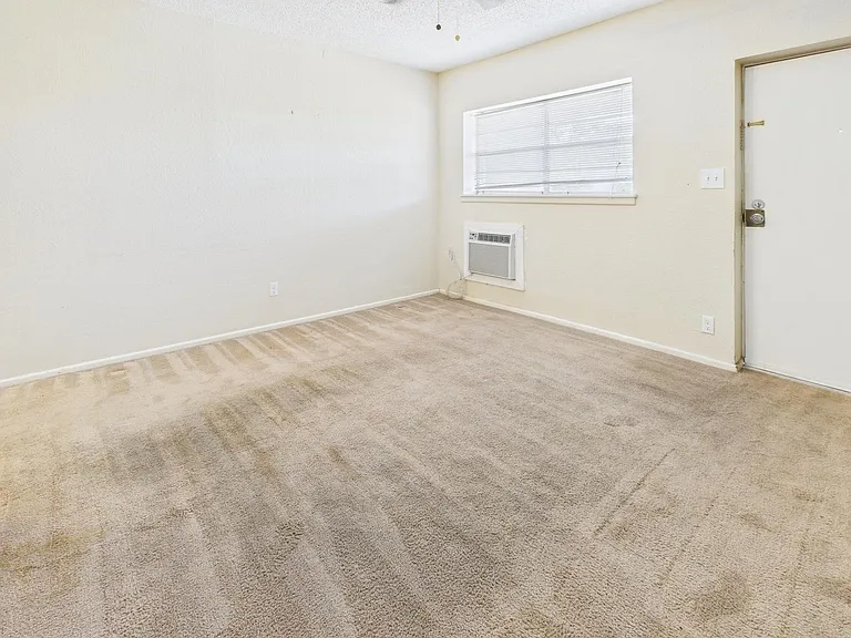 Cozy 1 Bedroom Apartment — Photo 8