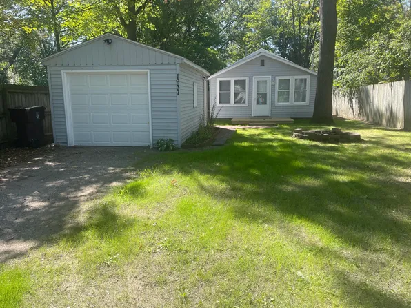 1937 E Isabella Ave, Muskegon, MI 49442