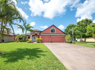 332 Star Shell Dr, Apollo Beach, FL 33572