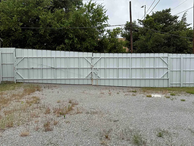 608 Burnett St — Photo 10