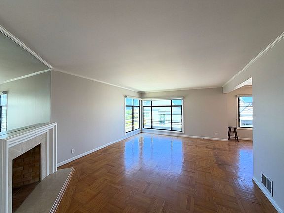3rd image of 955 Lawton St