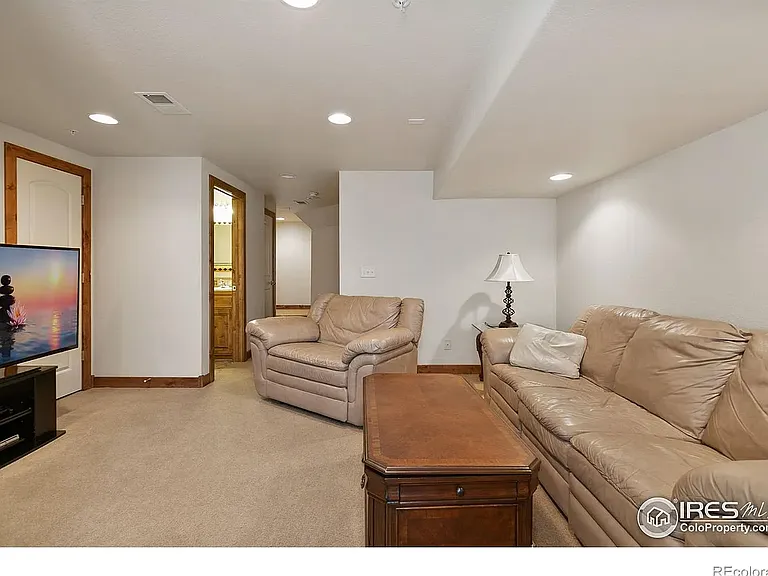 1404 S California Ave — Photo 13