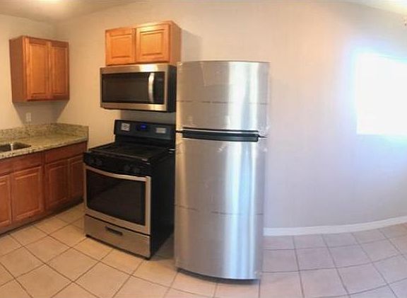 3rd image of 222 S Evans St