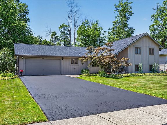 2nd image of 155 Moorland Rd