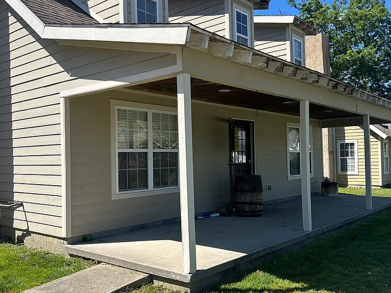 Primrose Dr — Photo 1