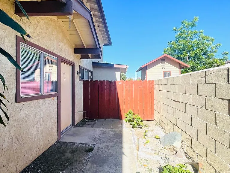345 Clay St — Photo 21