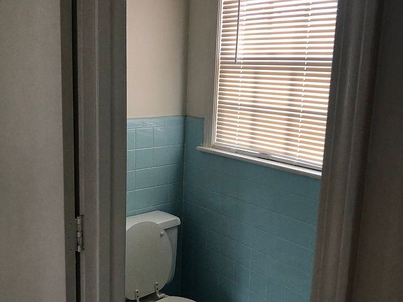 4th image of 310 N Hite Ave #10543991
