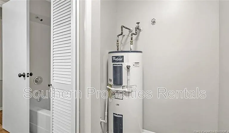 1900 Tryon Dr #3-1 — Photo 10