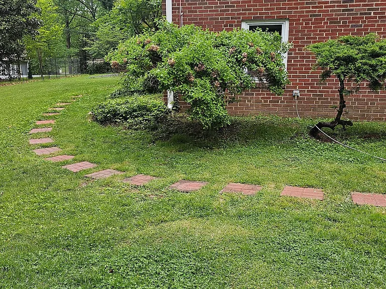 401 Stonington Rd — Photo 13