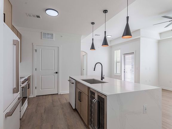 Five810 Southlands, Aurora, CO, Premium