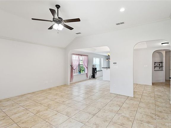 4th image of 4717 Pelican Ave
