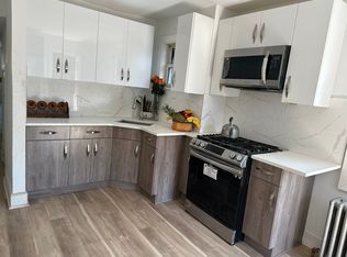 328 High St #2A, Burlington, NJ 08016