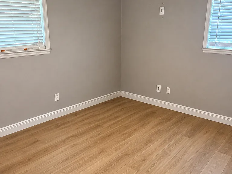 402 Darby St — Photo 8