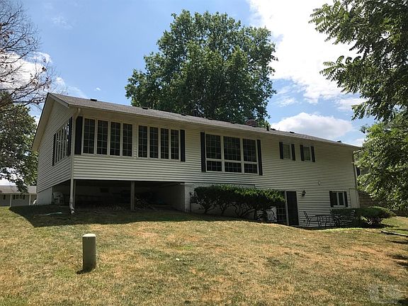 5th image of 127 Deppe Ln