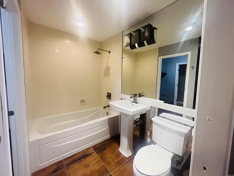 2135 Pine Hill Cir — Photo 10