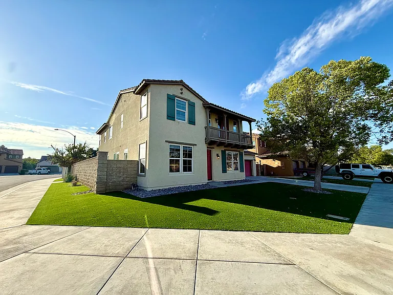 34413 Waltham Pl — Photo 2