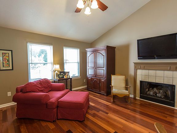 4th image of 60 Joy Cir