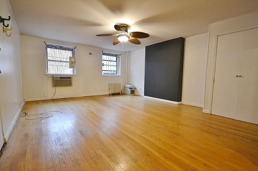 1st image of 347 W 29th St #1B