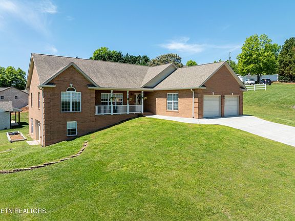 5th image of 121 Autumn View Dr