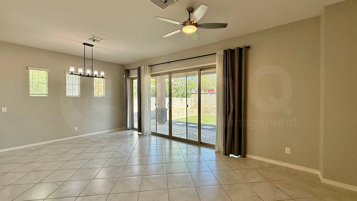 3 bed, 2.5 bath, 1867 sqft, $2,650 — Photo 4