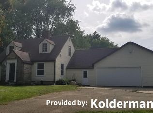 9605 Summit Ave NE, Rockford, MI 49341