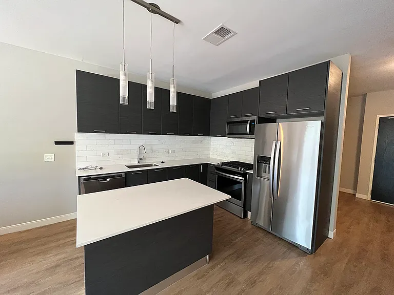 HIGHPOINT Clarendon Hills — Photo 36