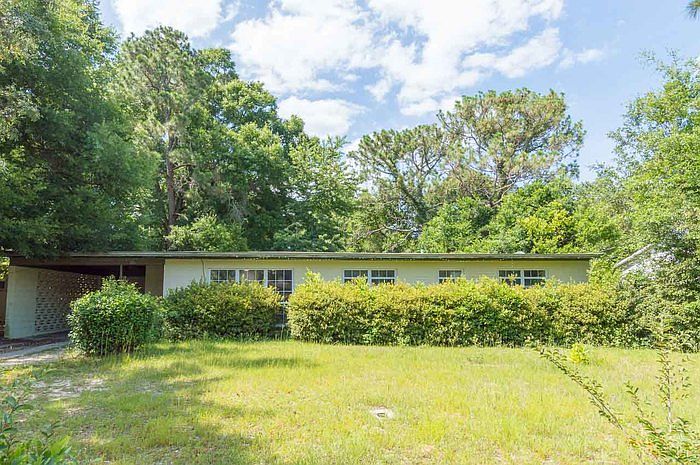1st image of 806 Woodland Dr