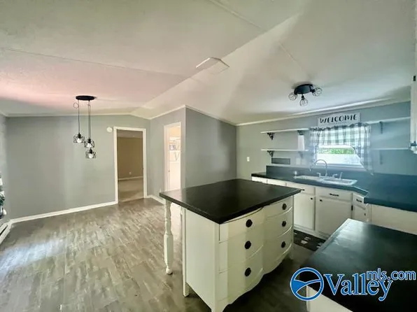 150 Arthur Dr, Ohatchee, AL 36271