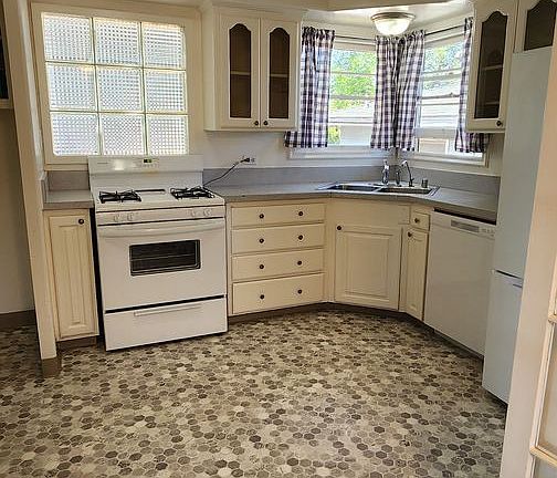 5th image of 1680 & 1682 Taft St #1680