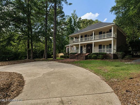 2nd image of 16 Dunleith Ct
