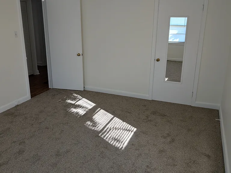 2109 N Berkeley Blvd — Photo 8