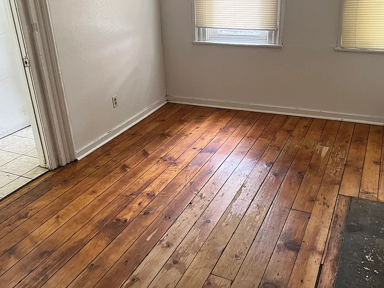 34 Miltenberger St — Photo 4