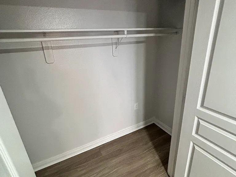 1908 1/2 Mary St #B — Photo 9