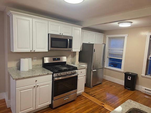 3rd image of 64 Ashland St Floor 3
