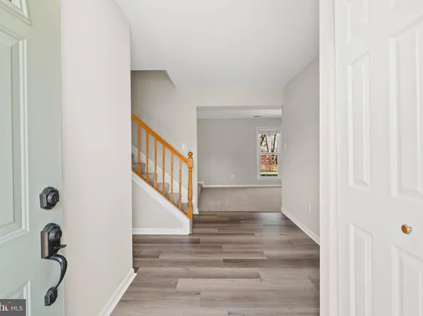 1622 Sadlers Wells Dr, Herndon, VA 20170